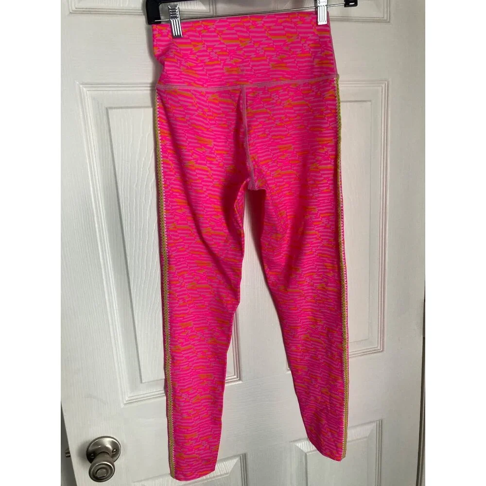 NWOT OFFLINE By Aerie Goals Crochet Inset Legging Size‎ Medium